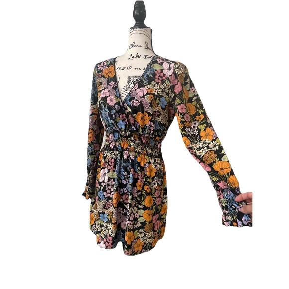 WAYF MINI DRESS SMOCKED RUCHED WAIST LONG SLEEVE SZ S AESTHETIC CORE BLACK WHITE - Picture 13 of 16